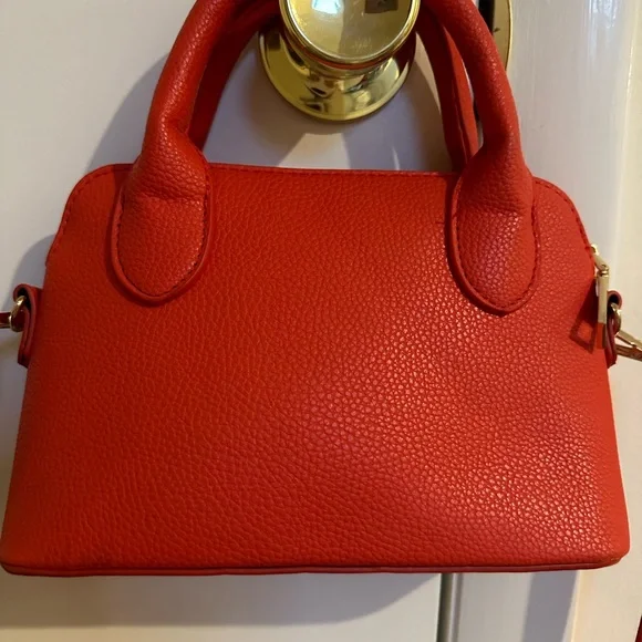 NWT: Bebe crossbody bag - Picture 2 of 6